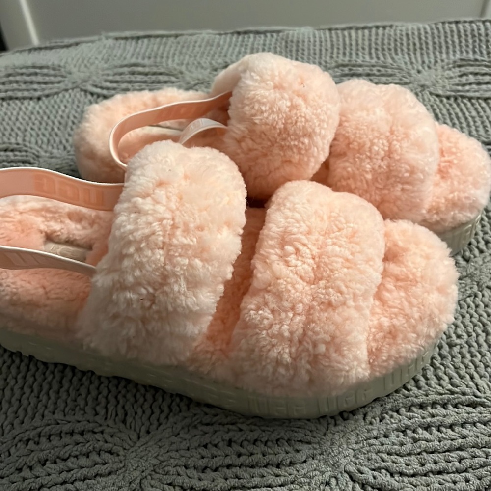 Ugg Slippers. 100% Authentic. Size 8. Never Worn.